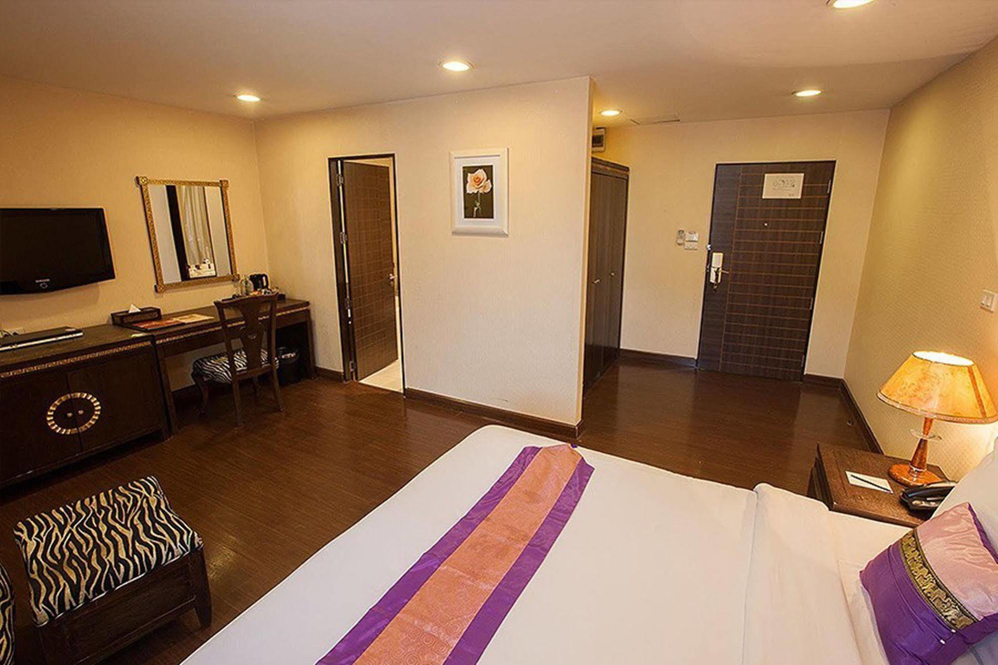 Club Mahindra Mac Boutique Hotel Bangkok Dış mekan fotoğraf